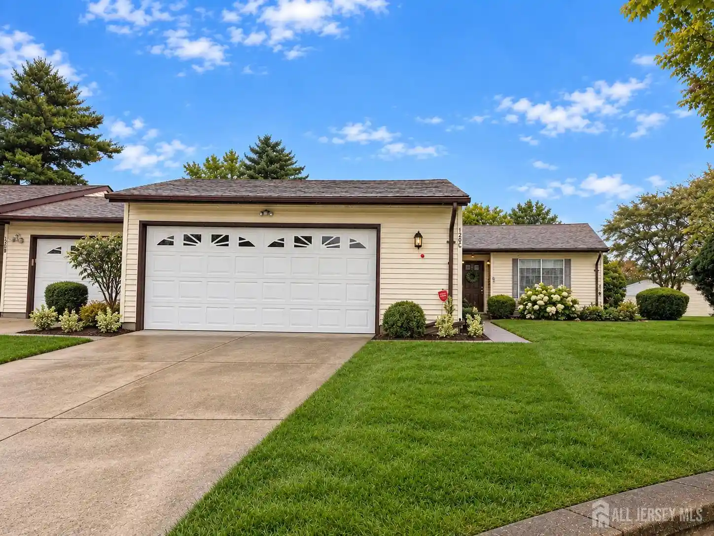 Listing Photo 1 - Condo for sale in 120 Ironwood Plz located at 120 Ironwood Plz, Monroe, NJ 08831 - Unit 120 Ironwood Plz