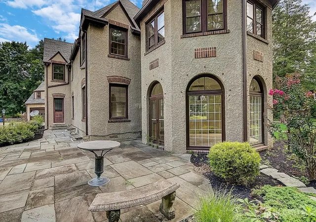 2nd image of 1 Orchard Ln, Lawrence Township, NJ 08648 | MLS# 2618467R
