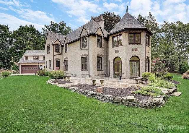 3rd image of 1 Orchard Ln, Lawrence Township, NJ 08648 | MLS# 2618467R