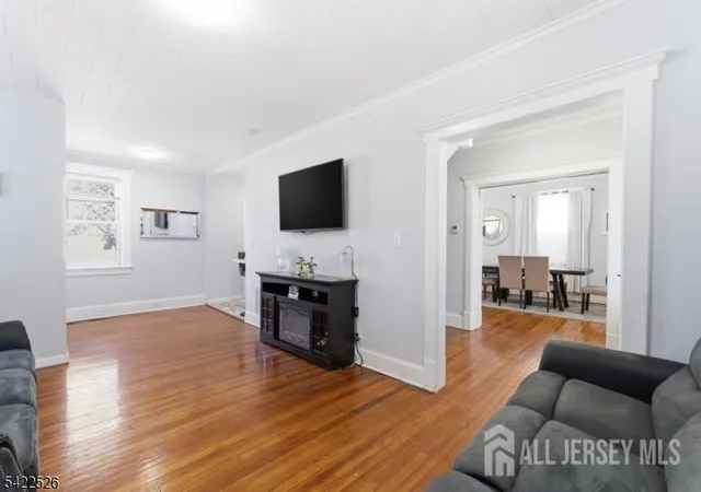 4th image of 140 Grove Ave, Woodbridge, NJ 07095 | MLS# 2702618R