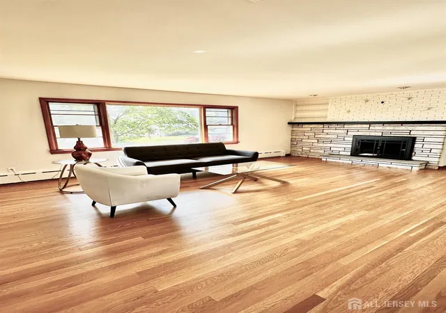 2nd image of 760 Coolidge Ave, Woodbridge, NJ 07095 | MLS# 2702348R