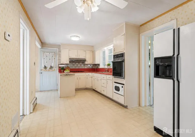 Photo 3 of Single family home for sale at 537 Ryders Ln, East Brunswick, NJ 08816 | MLS# 2703165R | Listing updated on 2026-09-18