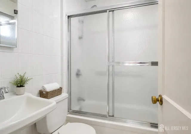 Photo 4 of Single family home for sale at 537 Ryders Ln, East Brunswick, NJ 08816 | MLS# 2703165R | Listing updated on 2026-09-18