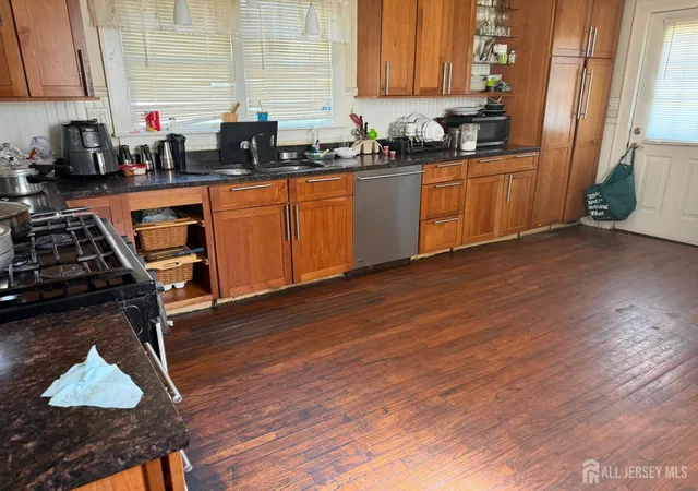 Photo 2 of Single family home for sale at 123 Lewis St, Perth Amboy, NJ 08861 | MLS# 2701249R | Listing updated on 2026-08-07