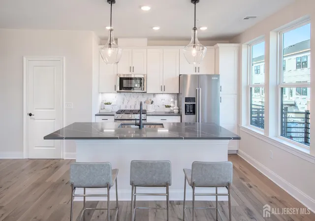 Photo 3 of Condo for sale at 125 Jessie Pl, New Brunswick, NJ 08901 | MLS# 2610614R | Listing updated on 2026-05-15