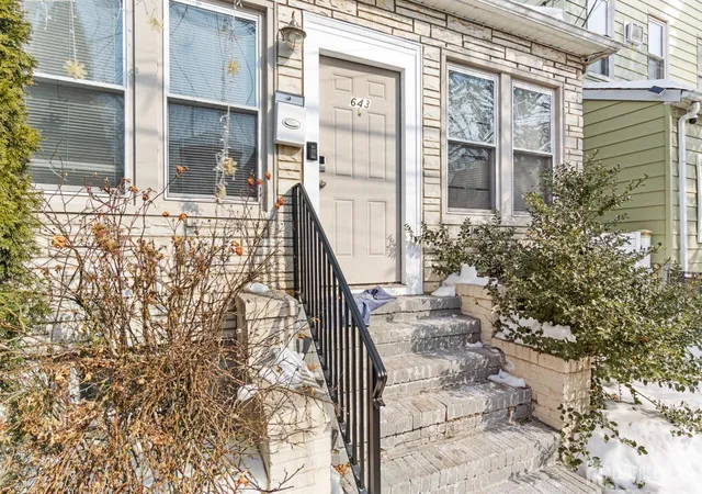 Homes for sale in Elizabeth, NJ | 643 S Park St, Elizabeth, NJ 07206 | MLS# 2610218R
