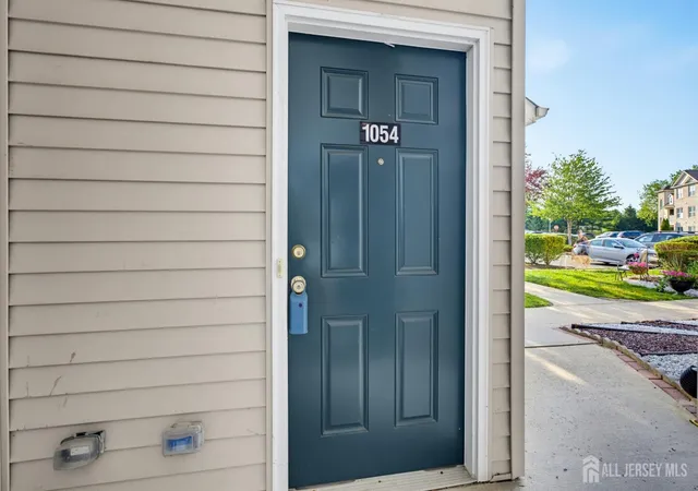 3rd image of 1054 Morning Glory Dr, Monroe Township, NJ 08831 | MLS# 2700217R