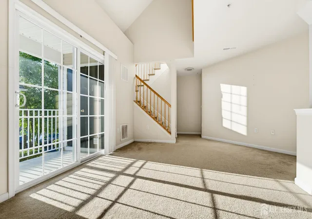5th image of 1054 Morning Glory Dr, Monroe Township, NJ 08831 | MLS# 2700217R