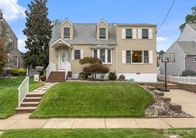 Single family home for sale at 16 Vanderbuilt Pl, Woodbridge Proper, NJ 07095 | MLS# 2705356R