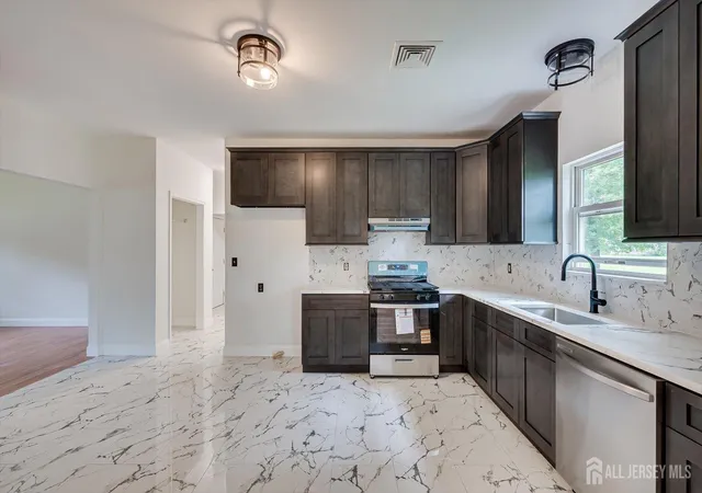 12th image of 120 Codington Ave, Franklin Twsp, NJ 08873 | MLS# 2703014R