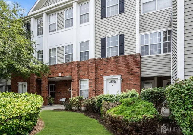 2nd image of 2609 Ridgeview Ct, Parlin, NJ 08859 | MLS# 2700931R