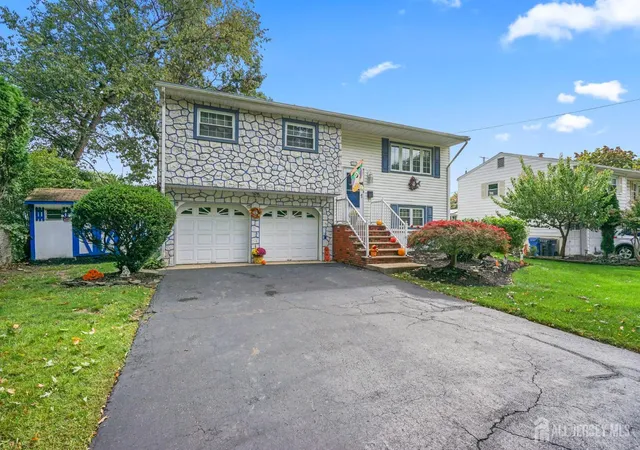 Single family home for sale at 196 Marsh Ave, Metuchen, NJ 08840 | MLS# 2705417R