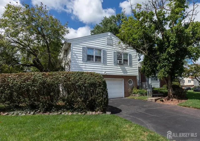 Photo 2 of Single family home for sale at 36 Brookfall Rd, Edison, NJ 08817 | MLS# 2703035R | Listing updated on 2026-09-06
