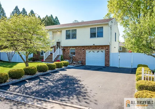 Photo 3 of Single family home for sale at 127 Warren St, South Plainfield, NJ 07080 | MLS# 2661865M | Listing updated on 2026-05-05
