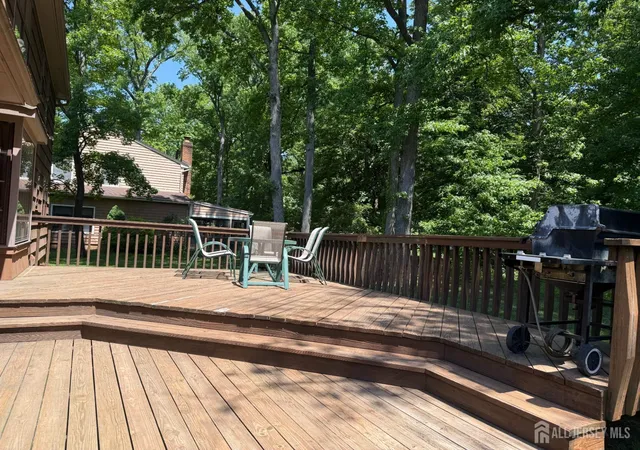 35th image of 11 Aspen Cir, Edison, NJ 08820 | MLS# 2701288R
