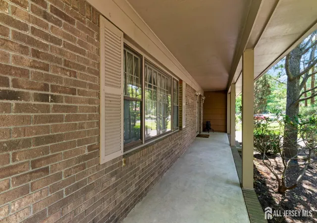 4th image of 11 Aspen Cir, Edison, NJ 08820 | MLS# 2701288R