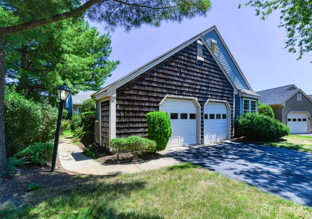 Photo 2 of Single family home for sale at 1 Alexander Hamilton Ct, Monroe, NJ 08831 | MLS# 2701060R | Listing updated on 2026-09-10
