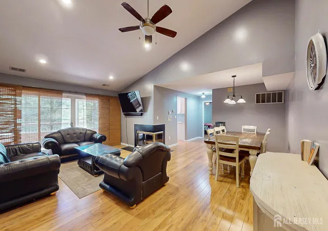 3rd image of 120 Acadia Ct #11, Princeton, NJ 08540 | MLS# 2617778R
