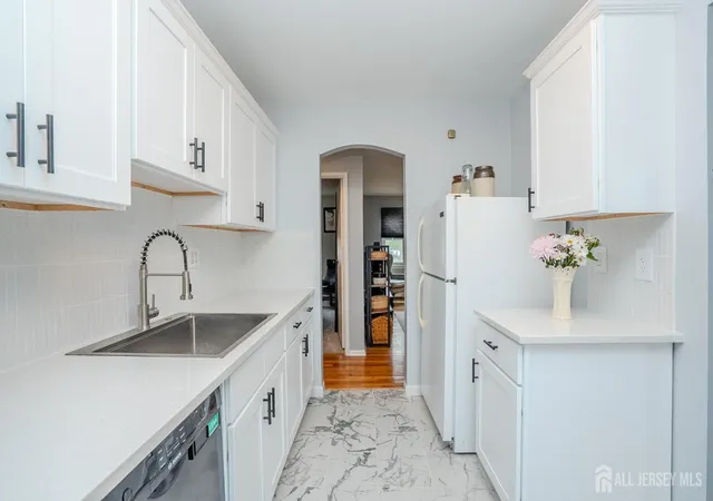 2nd image of 93 Fox Rd #6B, Edison, NJ 08817 | MLS# 2700761R