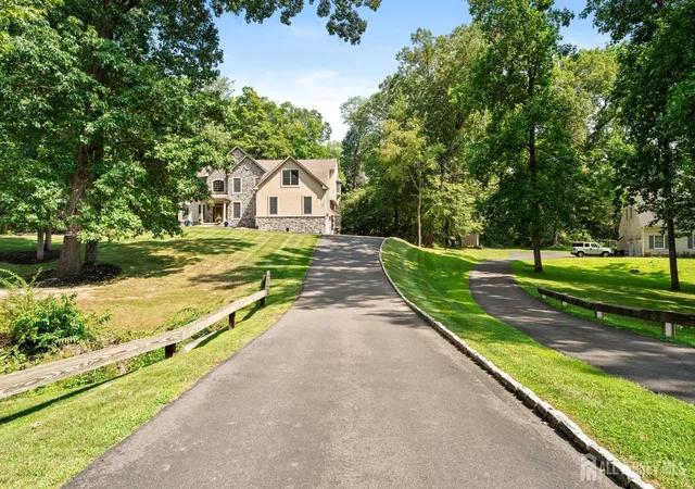 3rd image of 12 Mountain View Ct, Ewing, NJ 08628 | MLS# 2701294R