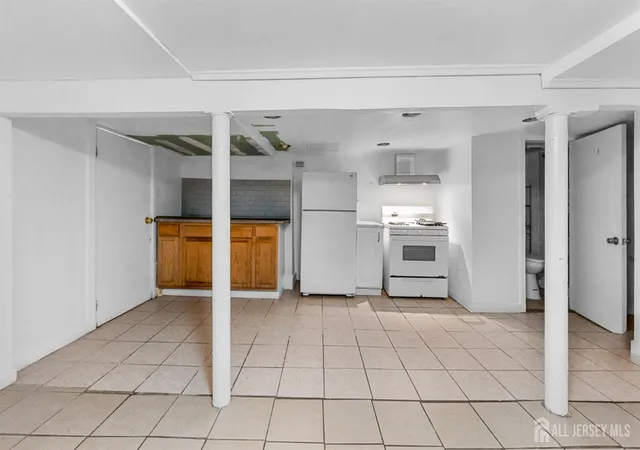 2nd image of 113 2nd St, Elizabethport, NJ 07206
