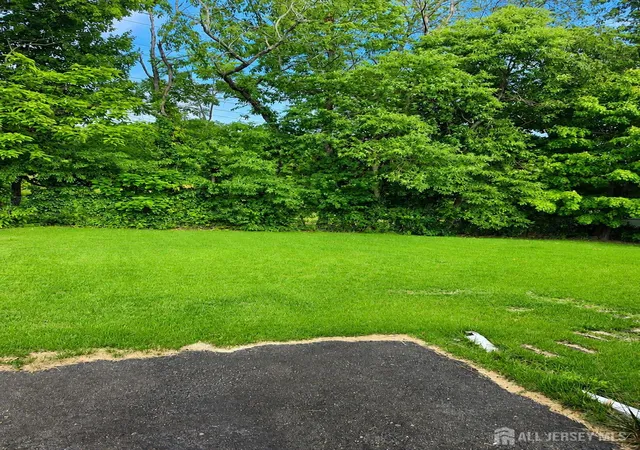 3rd image of 122 Southwood Dr, Old Bridge, NJ 08857 | MLS# 2701745R