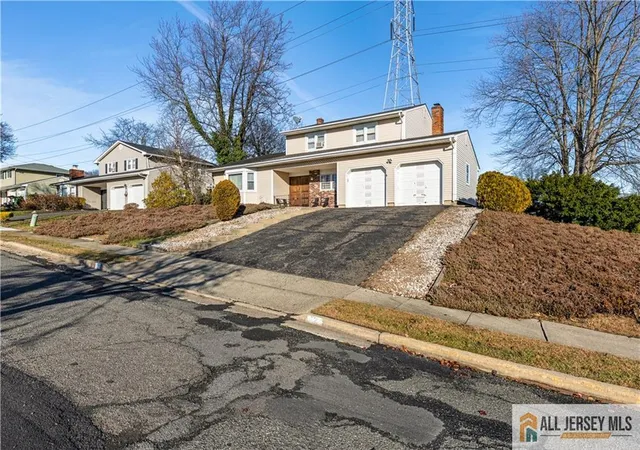 Photo 3 of Single family home for sale at 2 Wilmot Rd, Sayreville, NJ 08872 | MLS# 2660921M | Listing updated on 2026-01-18