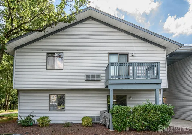 Condo for sale at 20 Delar Pkwy #101, Franklin Park, NJ 08823 | MLS# 2600095R