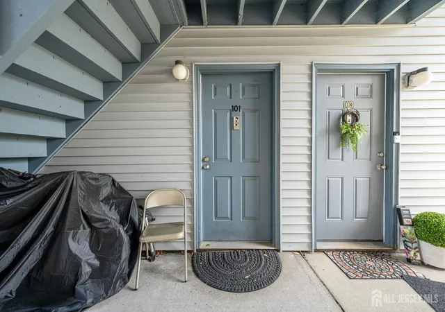 Photo 2 of Condo for sale at 20 Delar Pkwy #101, Franklin Park, NJ 08823 | MLS# 2600095R | Listing updated on 2025-09-30