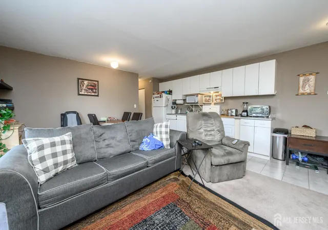 Listing Photo 4 - Condo for sale in building located at 20 Delar Pkwy, Franklin, NJ 08823 - Unit #101