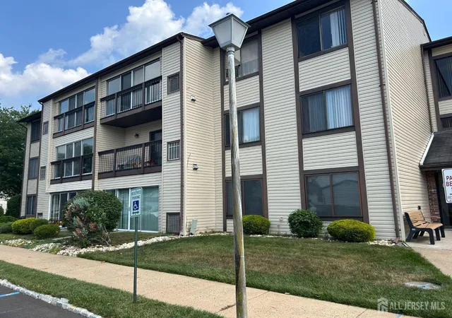 1st image of 278 Crosse Dr #2H, Monroe Township, NJ 08831 | MLS# 2700091R