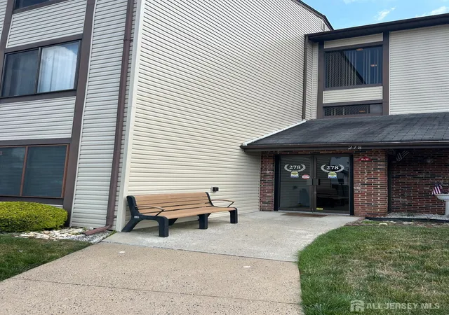 2nd image of 278 Crosse Dr #2H, Monroe Township, NJ 08831 | MLS# 2700091R