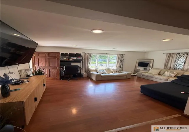 2nd image of 237 Middlesex Ave, Iselin, NJ 08830 | MLS# 2770235M