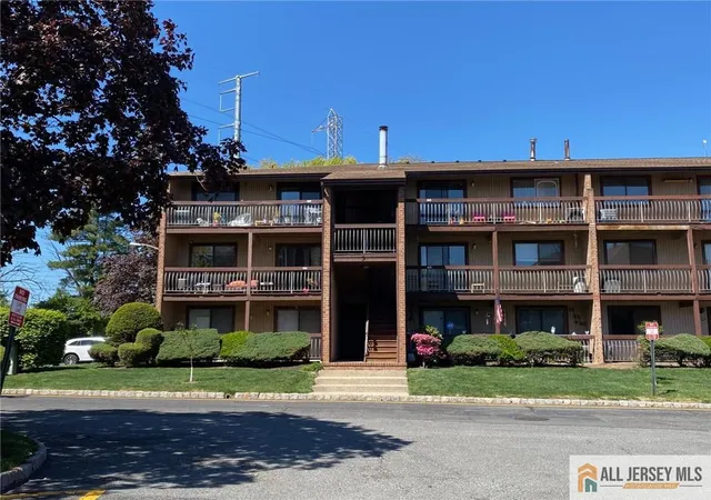 Photo 4 of Condo for sale at 301 Edison Glen Ter #301, Edison, NJ 08837 | MLS# 2662147M | Listing updated on 2026-07-01