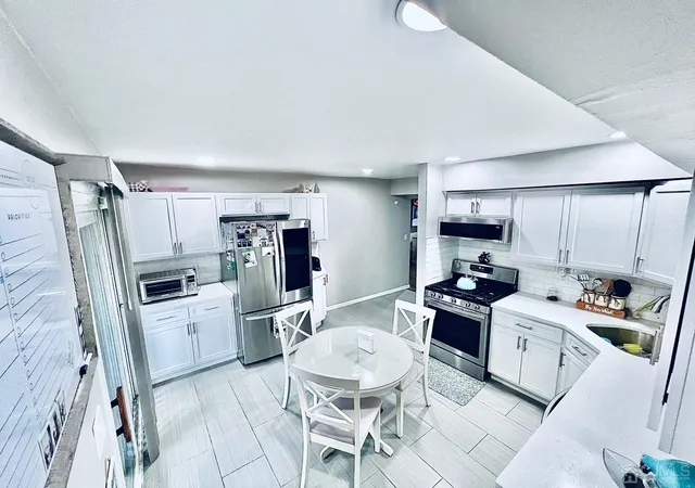 Photo 3 of Condo for sale at 199 199 Evergreen Rd #5B, Edison, NJ 08817 | MLS# 2500351R | Listing updated on 2024-07-24