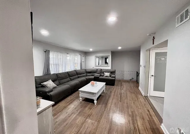 Photo 3 of House for sale at 199-199 Evergreen Rd #5B, Edison, NJ 08817 | MLS# 2500351R | Listing updated on 2024-07-24
