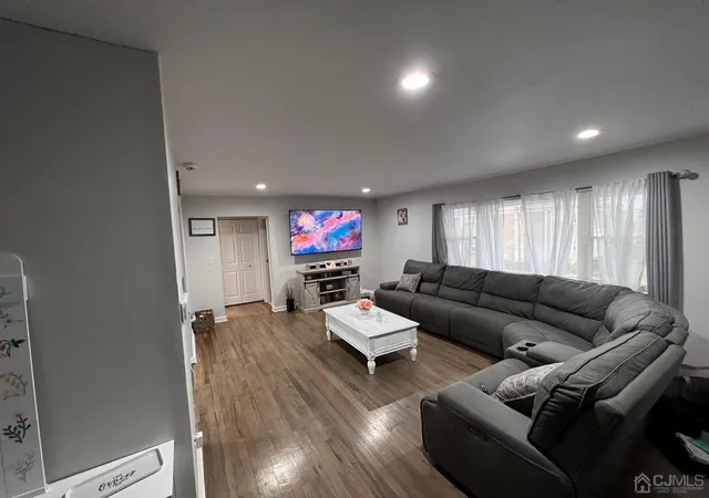 Photo 4 of House for sale at 199-199 Evergreen Rd #5B, Edison, NJ 08817 | MLS# 2500351R | Listing updated on 2024-07-24