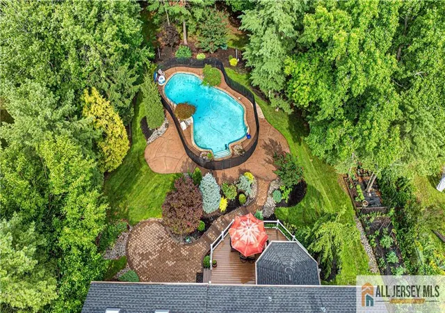 Photo 3 of Single family home for sale at 6 Limoli Ct, Edison, NJ 08820 | MLS# 2662394M | Listing updated on 2026-08-31