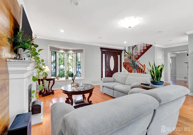Photo 4 of Single family home for sale at 60 Crampton Ave, Woodbridge, NJ 07095 | MLS# 2605904R | Listing updated on 2026-05-22