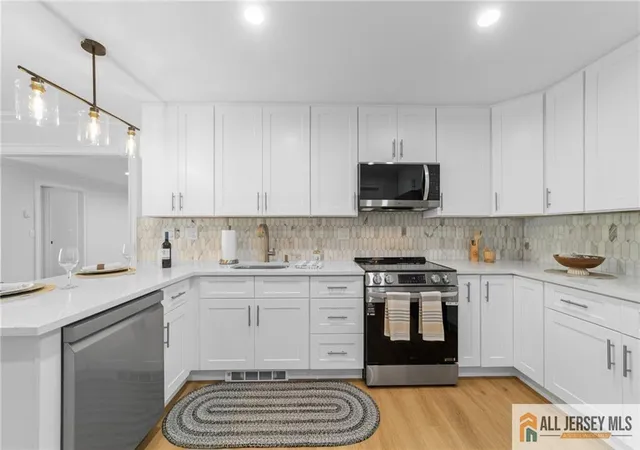 4th image of 235 Vernon Rd #235A, Monroe Township, NJ 08831 | MLS# 2660673M