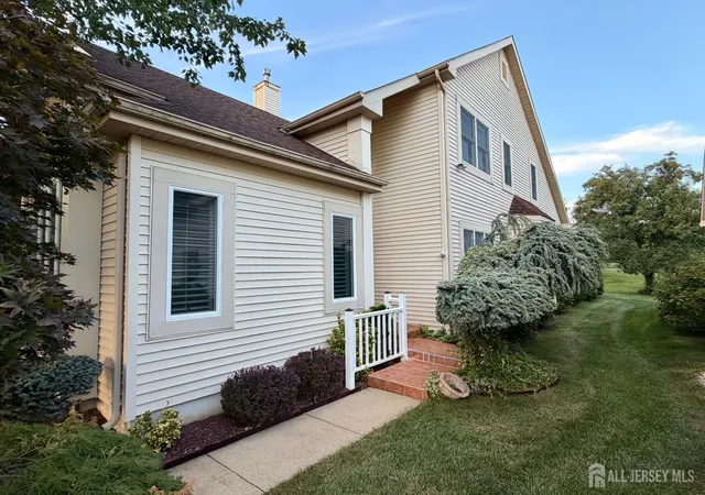 Photo 3 of Single family home for sale at 49 Dawson Ln, Monroe, NJ 08831 | MLS# 2703115R | Listing updated on 2026-09-25