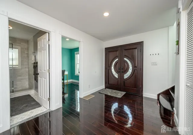 Photo 4 of Single family home for sale at 289 Indiana St, Union, NJ 07083 | MLS# 2603626R | Listing updated on 2025-12-16