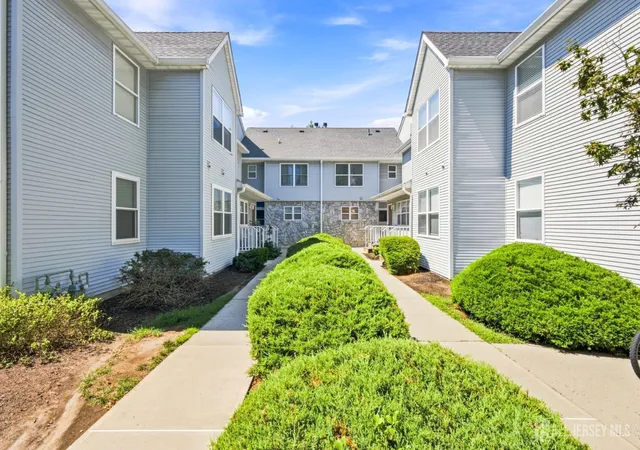 2nd image of 30 Kensington Dr, Piscataway, NJ 08854 | MLS# 2703450R