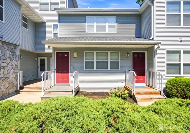 3rd image of 30 Kensington Dr, Piscataway, NJ 08854 | MLS# 2703450R