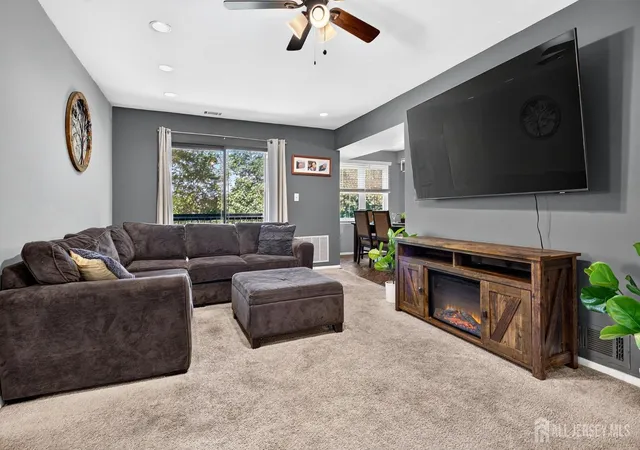 3rd image of 248 Alpine Wy, Woodbridge, NJ 07095