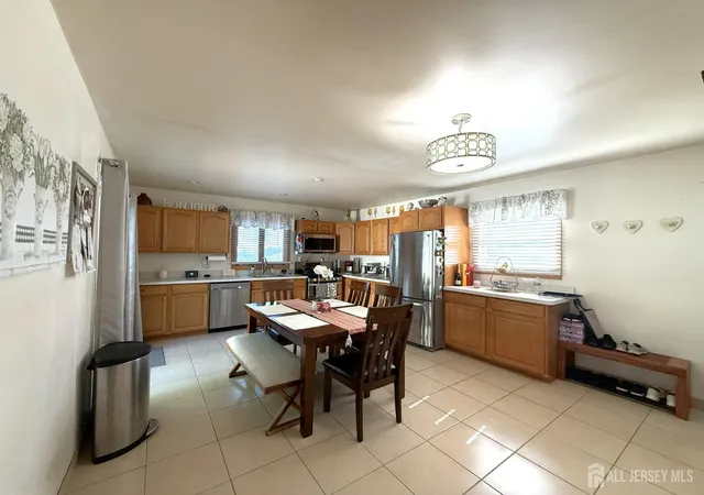 2nd image of 39 Stratford Rd, East Brunswick, NJ 08816 | MLS# 2700121R