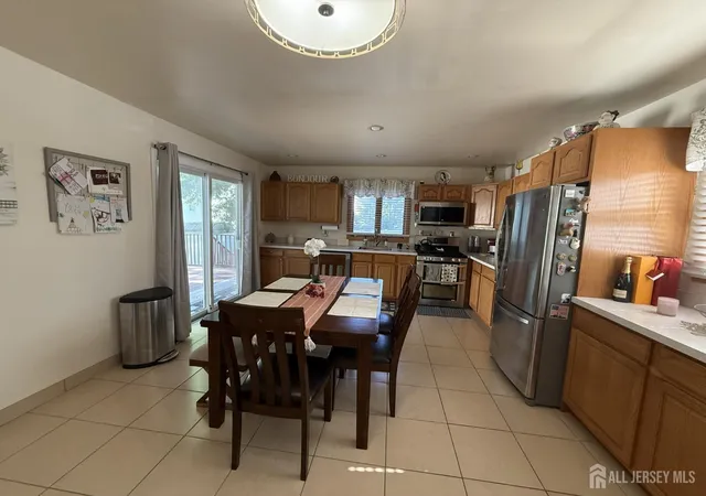 3rd image of 39 Stratford Rd, East Brunswick, NJ 08816 | MLS# 2700121R