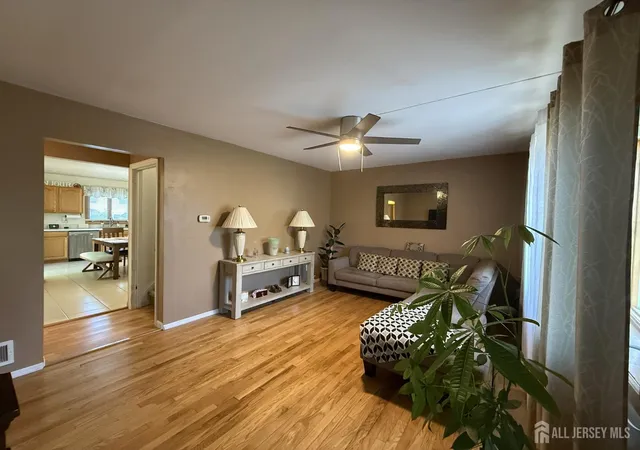 5th image of 39 Stratford Rd, East Brunswick, NJ 08816 | MLS# 2700121R