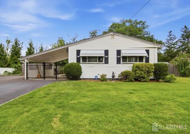 Photo 2 of Single family home for sale at 15 Bonham Dr, Edison, NJ 08837 | MLS# 2702368R | Listing updated on 2026-09-05