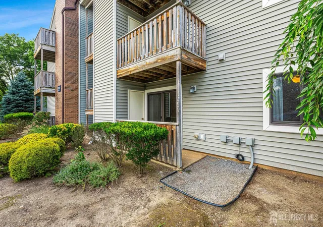 4th image of 1907 Ravens Crest Dr, Plainsboro, NJ 08536 | MLS# 2700815R
